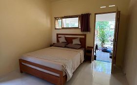 Rumah Kawan Senaru House Of Friend